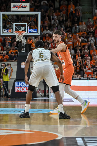 一道蓝光划 一道蓝光划