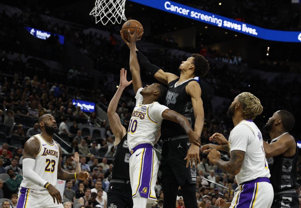 他的防守脚 他的防守脚